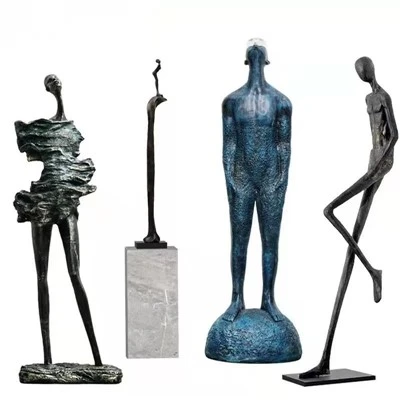 Sculptură abstractă a figurii umane